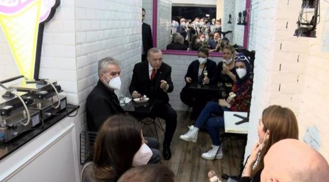 Erdoğan&#039;ın karşısında bacak bacak üstüne atan kadına uyarı
