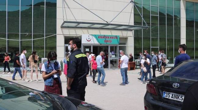 Foça'da yoğun aşı mesaisi