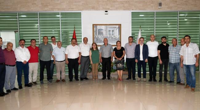 Karabağlar Belediyesi'nin CHP'li meclis üyelerinden birlik ve beraberlik mesajı