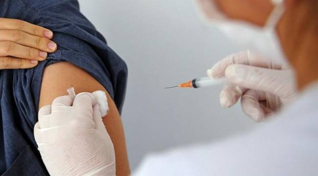 Sağlık Bakanı Koca'dan 18 yaş üstü aşılanma oranı hakkında açıklama