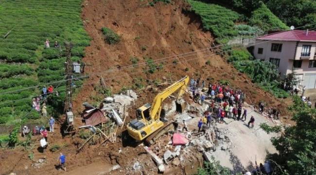 Rize'de selde kaybolan 2 kişiye hâlâ ulaşılamadı