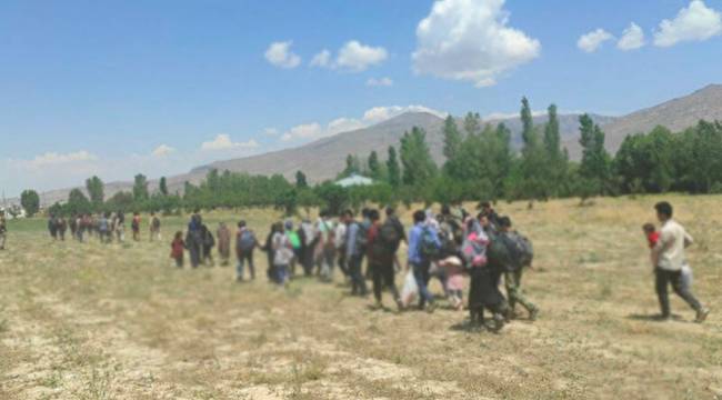 Sözcü yazarı Saymaz: İnsan kaçakçıları nasıl oluyor da Instagram'da reklam yapabiliyor?