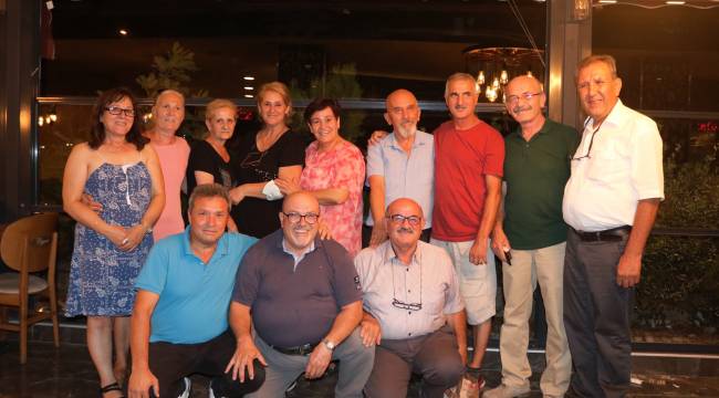 Aynı fotoğrafı 50 yıl sonra tekrar çektirdiler