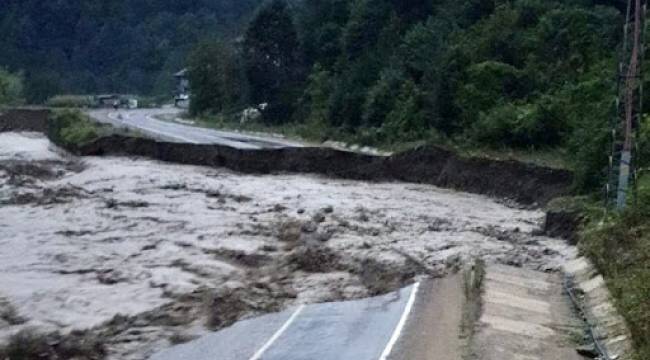 Bartın Valiliği: Selde 13 köprü yıkıldı, ağır hasarlı 45 yapı var