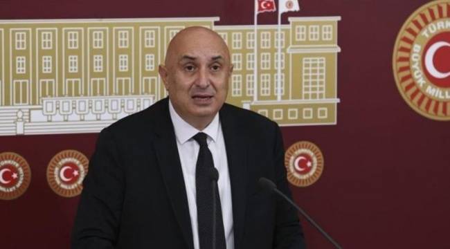 CHP&#039;li Özkoç&#039;tan Pakdemirli&#039;ye: Yangın uçağı almadın, kendine uçak tahsis ettirdin