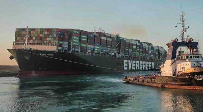Ever Given kazasız belasız Süveyş Kanalı'nı geçti