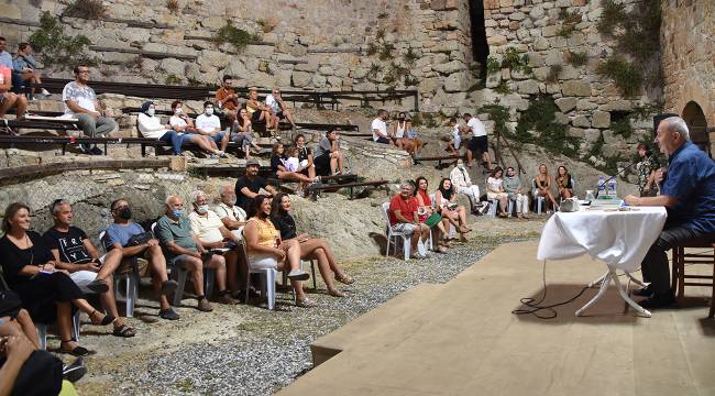 FOÇA’DA KİTAP DOLU 30 GÜN