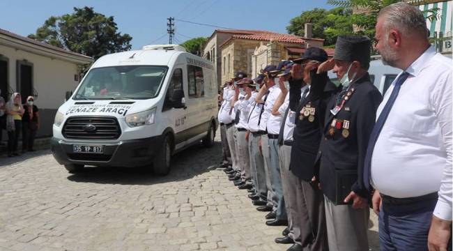 Gazilerden Kıbrıs Gazisi'ne Foça'da son selam