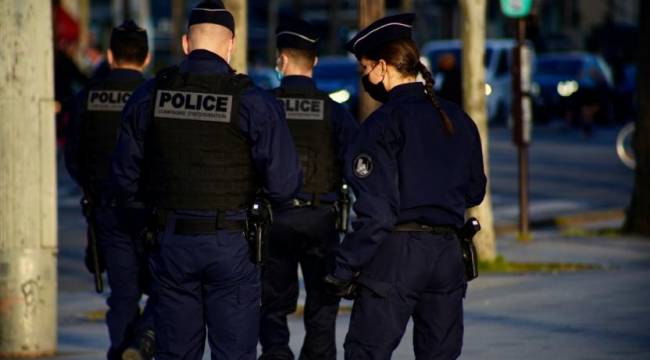 Marsilya'da silahlı saldırıda 3 kişi öldürüldü