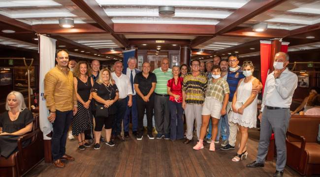 İZSİAD İzmir’i şiirle buluşturdu