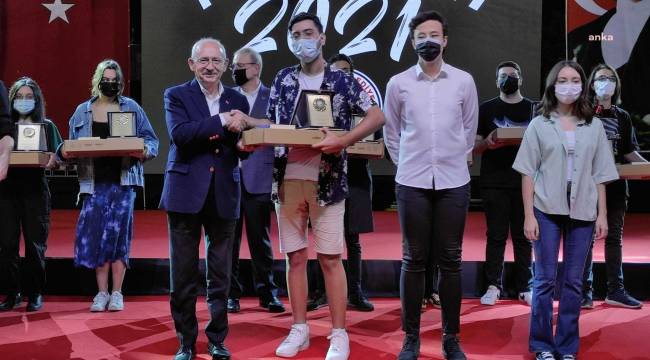 Kılıçdaroğlu İzmir'de... “Değil 19 yıl, bir yılda yurt sorununu çözeceğim"