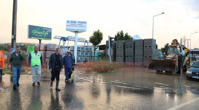 Belediye ekipleri gece boyunca çalıştı