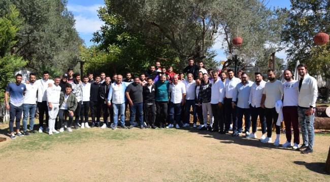 Bucaspor 1928’de yönetim ve futbolcular kahvaltıda bir araya geldi