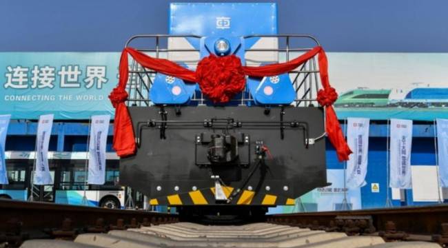 Çin'in ilk hidrojen yakıt hücreli hibrit lokomotifi test aşamasında