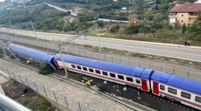 Gebze'de yolcu treni kaza yaptı
