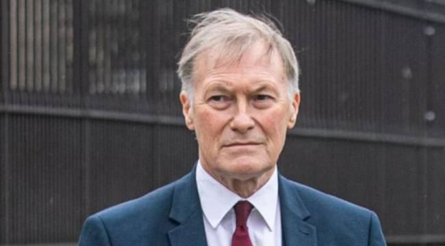 İngiltere'de milletvekiline bıçaklı saldırı