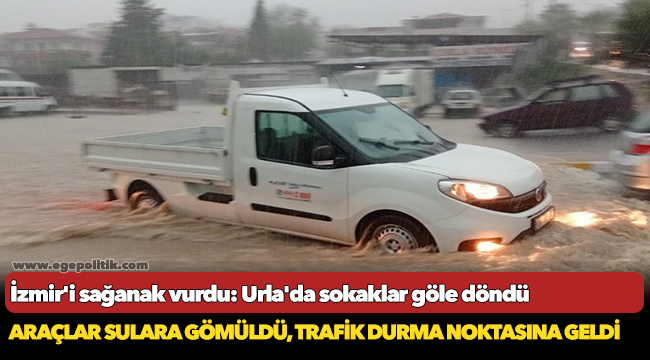 İzmir'i sağanak vurdu: Urla'da sokaklar göle döndü