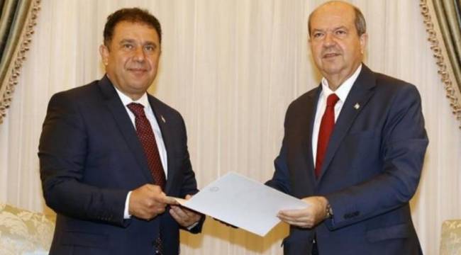 Kuzey Kıbrıs'ta başbakan koalisyon hükümetinin istifasını sundu