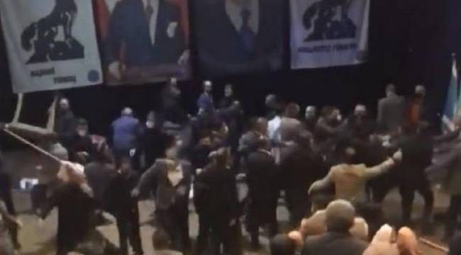 Emniyet: Etkinliğe katılımcı gibi gelenlerle düzenleyenler arasında kavga çıktı