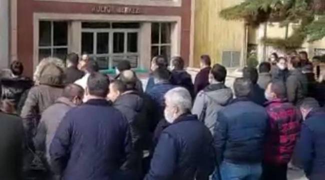 Hacettepe Üniversitesi işçilerinden Rektörlük önünde protesto
