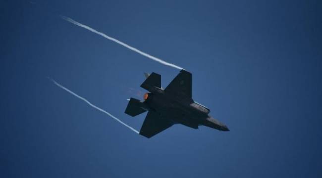 İngiltere'ye ait bir F-35 Akdeniz'de çakıldı