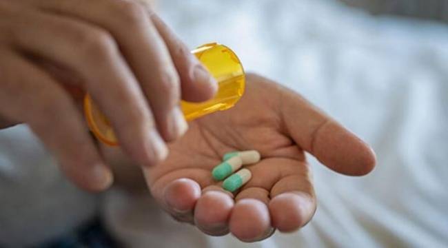 Türk Eczacılar Birliği: Ciddi bir ilaç yokluğu içerisindeyiz