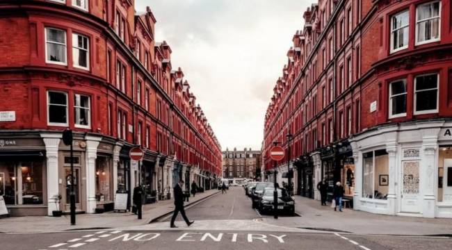 Birleşik Krallık'ta günlük vaka sayısı ilk kez 100 bini aştı