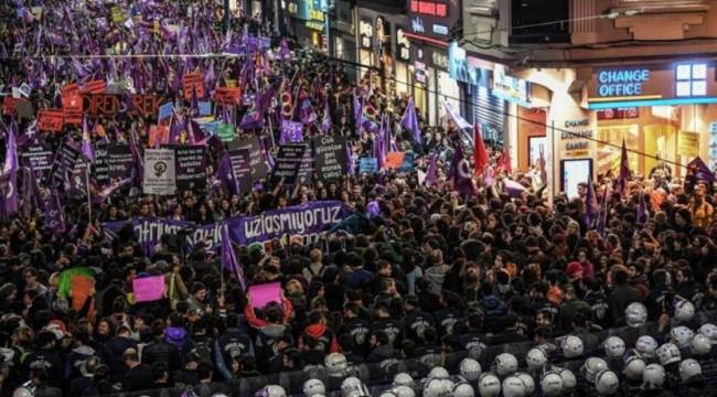 Hakimden kadınlara: 'Erkekler de öldürülüyor, biz de mi toplanalım'