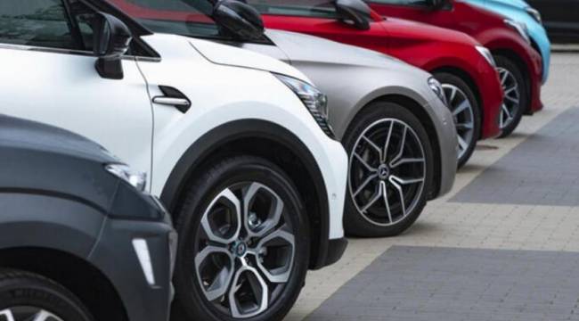 Kurdaki düşüş otomobil fiyatlarına yansıyacak mı?