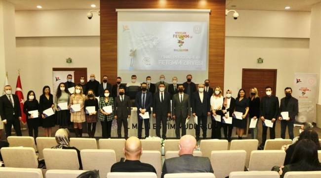 'Minikler FeTeMM'le Buluşuyor Bilim Şenliği' Zirve Yapıyor