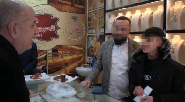 Ümit Özdağ, kimlik ve ruhsat sorduğu kuyumcuyu hedef gösterdi, tepki gösterenlere 'Stratejik salaklar' dedi