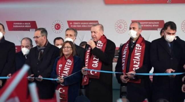 Fatma Şahin'in Erdoğan'a yanıtı mikrofon açık kalınca ortaya çıktı