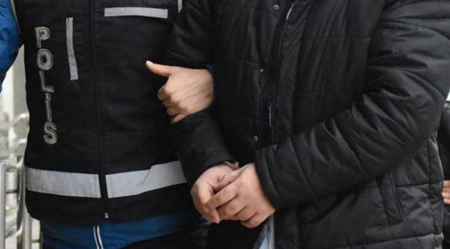 İzmir&#039;de &#039;gizli oluşum&#039; operasyonu: AKP&#039;li yöneticilere gözaltı