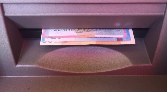 Ölü adamı postaneye götürüp emekli maaşını çekmeye çalıştılar