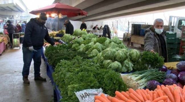 Soğuk hava meyve-sebzeyi vurdu, pazarda fiyatlar 2 katına çıktı
