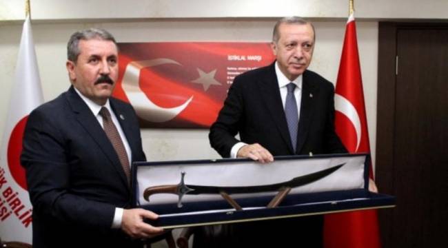 'Tasarruf için kuzu kestiriyorum' diyen Destici: Geliriniz ne kadarsa o kadar harcayın