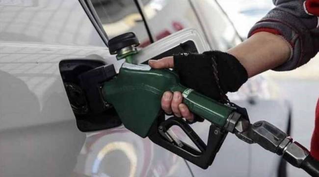 Benzine bir zam daha yolda