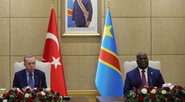 Erdoğan Kongo'da: '100 bin doz aşıyı beraberimde getirdim'