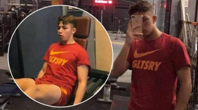 Galatasaray tişörtü giydi, kovuldu