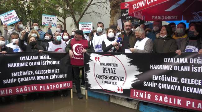 HEKİMLER İZMİR&#039;DE DE İŞ BIRAKTI: &quot;OYALAMA DEĞİL HAKKIMIZI İSTİYORUZ&quot;