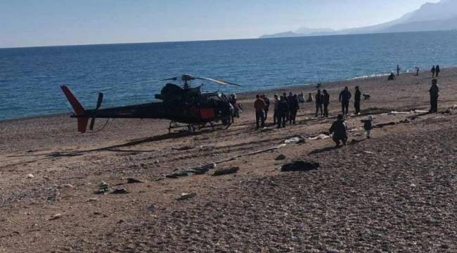 Helikopter Konyaaltı sahiline acil iniş yaptı