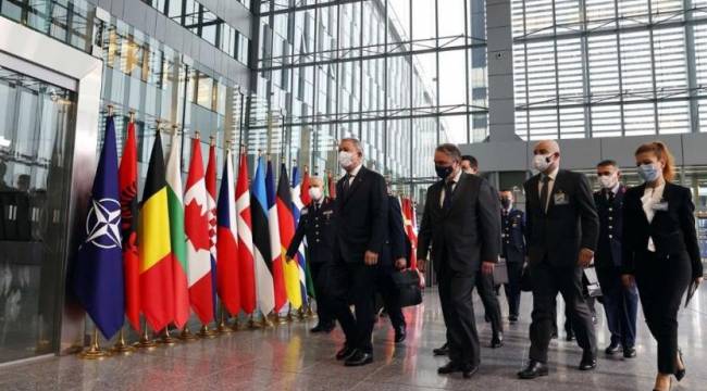 Hulusi Akar NATO karargahında