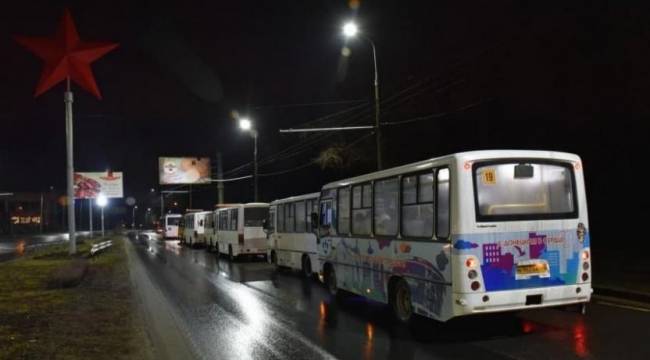 Lugansk'ta tahliye otobüslerinin geçtiği köprüde bomba alarmı