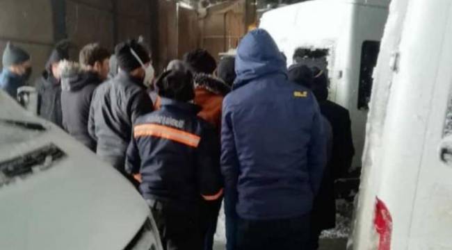 Maden işçileri karda mahsur kaldı