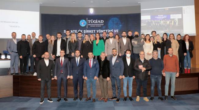 Şahinöz,  Stratejik şirket yönetimi ve iş zekasını anlattı