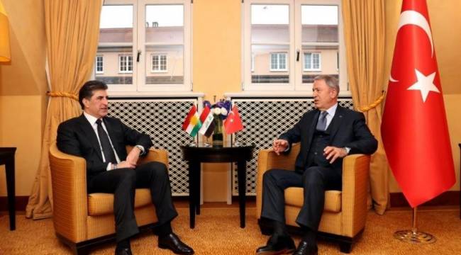 Savunma Bakanı Hulusi Akar Almanya'da Barzani ile görüştü