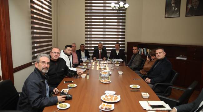 AK Partili Nasrı’dan Bergama’da basın toplantısı