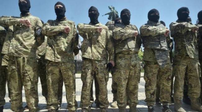 Azov taburunun karargahı vuruldu: 20 ölü