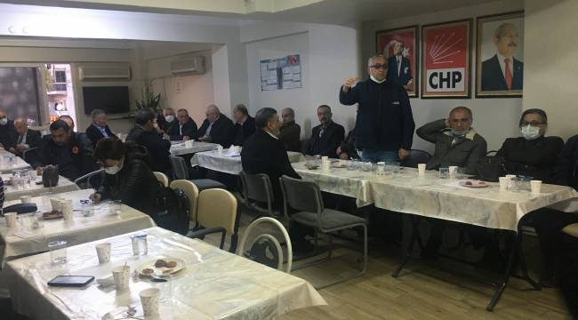 CHP MENEMEN'DE YOĞUN KATILIMLI İNSAN HAKLARI ZİRVESİ