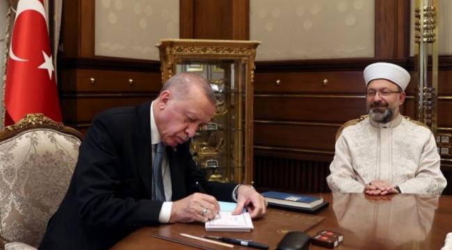 Diyanet: 'Güya Başkanımız Ali Erbaş hocamız Londra’da ev satın almış, yalandır iftiradır'